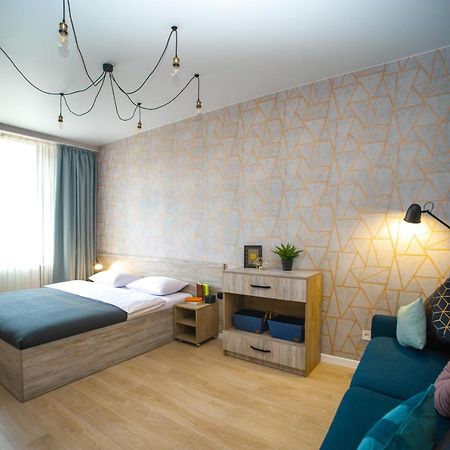 3 Bedroom, 2 Bathroom Apartment Near Forum Lviv Exterior foto