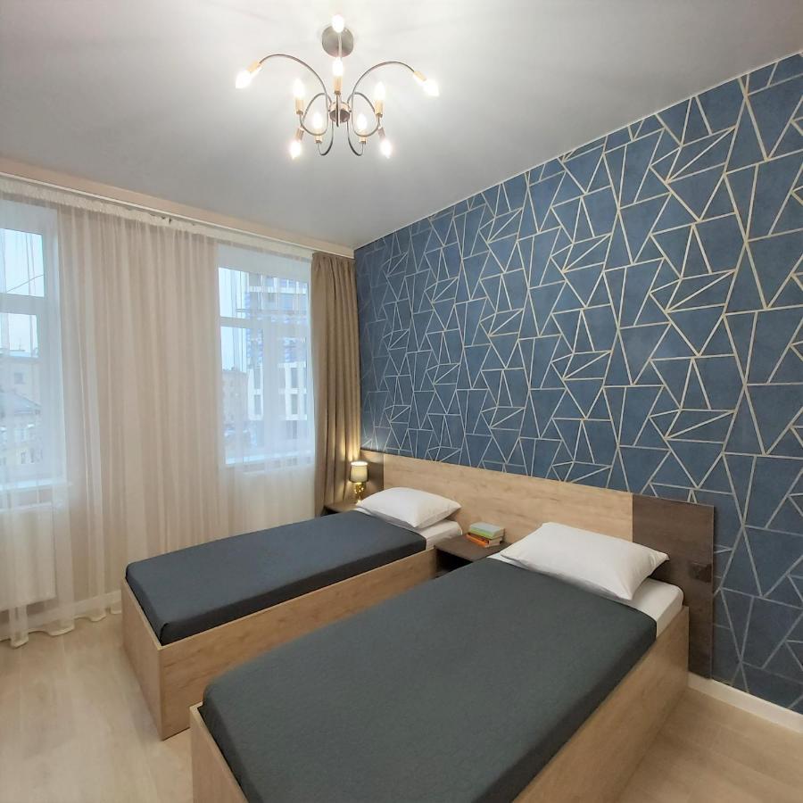 3 Bedroom, 2 Bathroom Apartment Near Forum Lviv Exterior foto