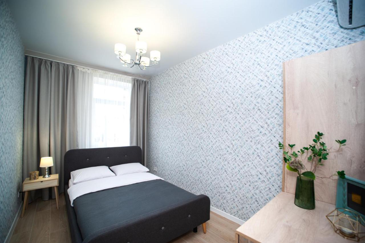 3 Bedroom, 2 Bathroom Apartment Near Forum Lviv Exterior foto