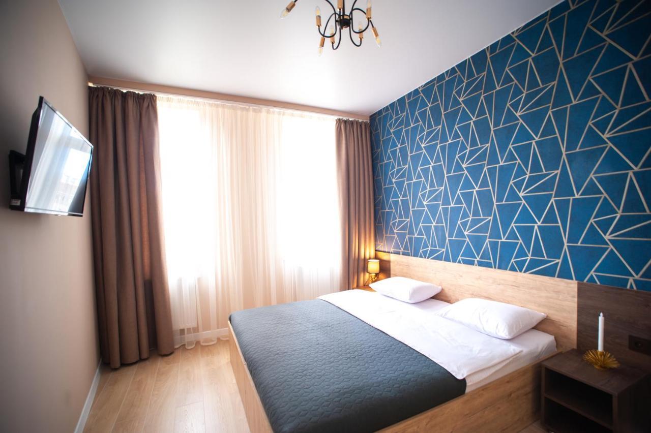 3 Bedroom, 2 Bathroom Apartment Near Forum Lviv Exterior foto