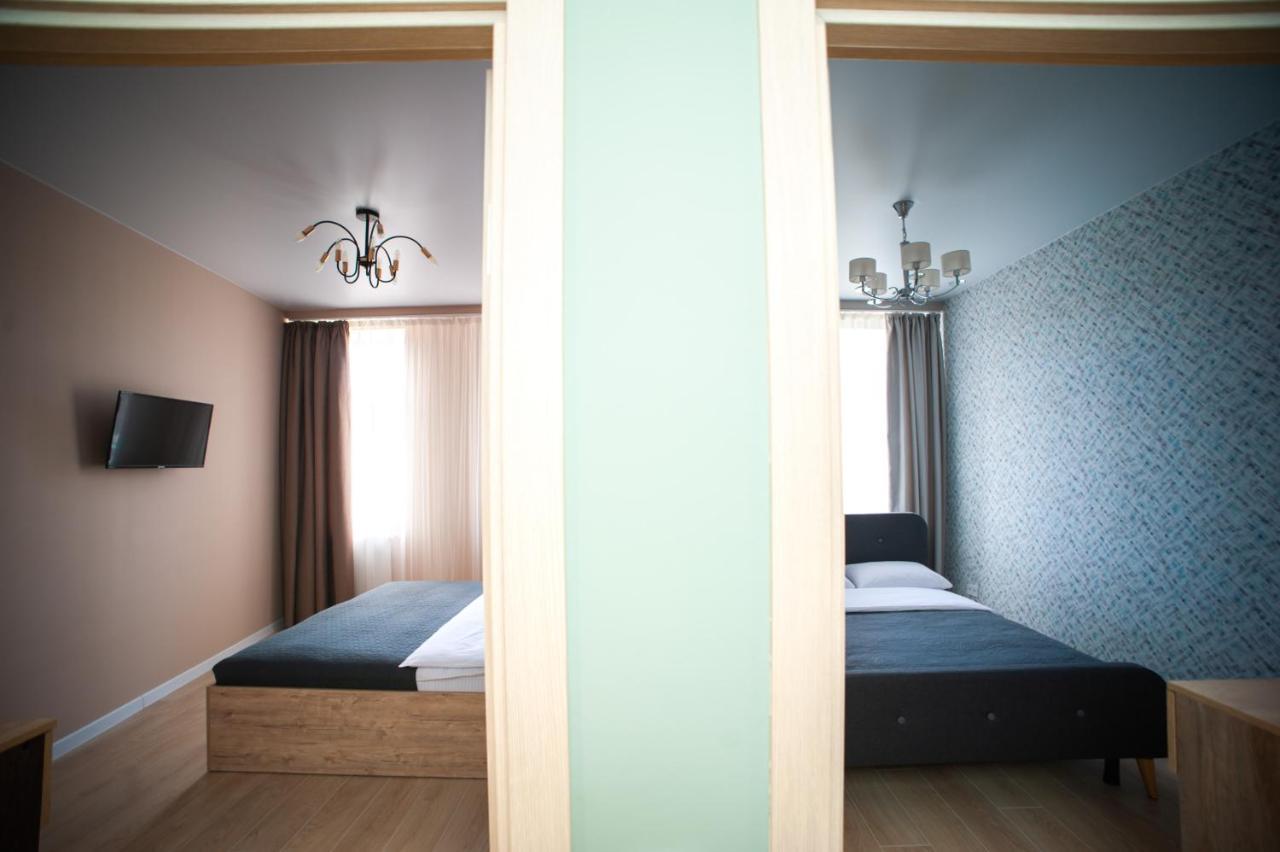 3 Bedroom, 2 Bathroom Apartment Near Forum Lviv Exterior foto